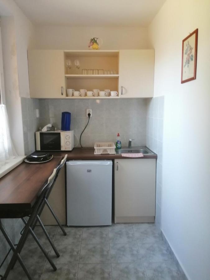 Gabi Haz Apartmanok*** Хайдусобосло Экстерьер фото